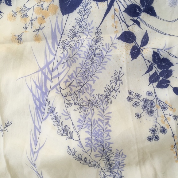 Olga Greco Square Scarf Beige Blue Floral Hand Rol - Picture 7 of 7